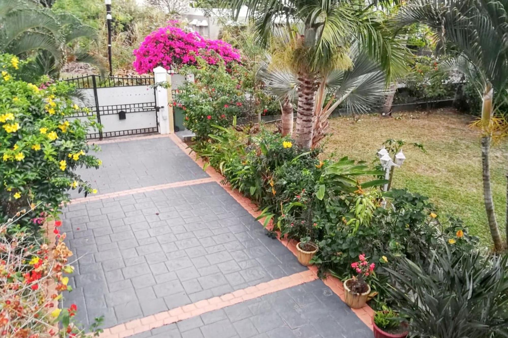Charming Studio In Flic En Flac With Enclosed Garden 25M² Экстерьер фото